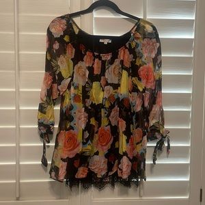 Bellambra Floral and Lace Detailed Blouse
